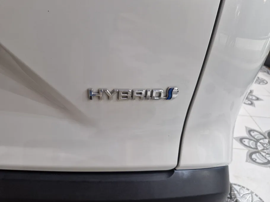 2024 Toyota Corolla Cross XLE HEV 