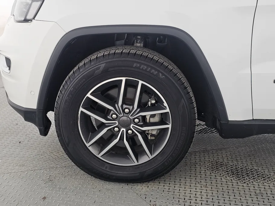 جيب جراند شيروكي لاريدو 2020 