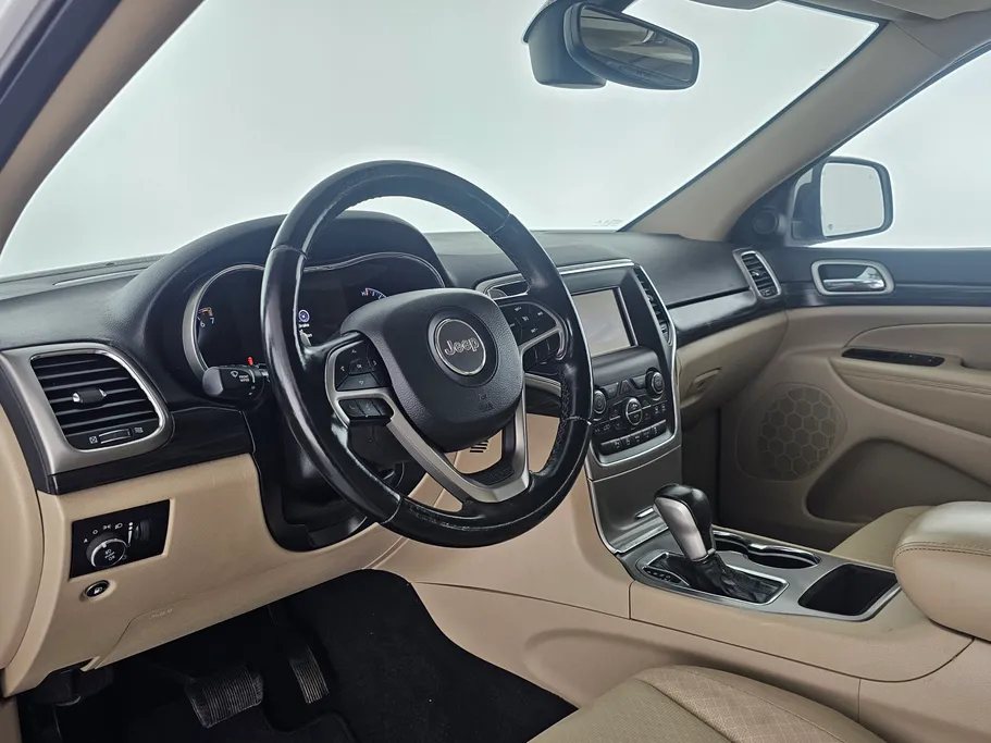 جيب جراند شيروكي لاريدو 2020 