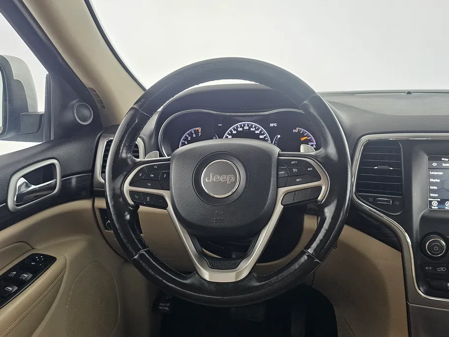 جيب جراند شيروكي لاريدو 2020 