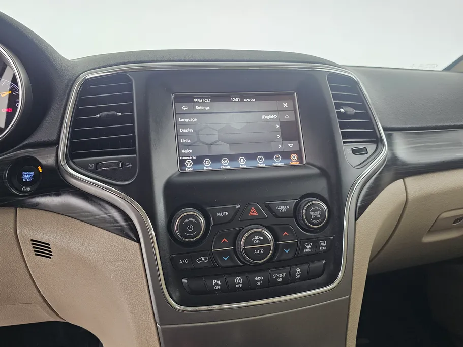 جيب جراند شيروكي لاريدو 2020 