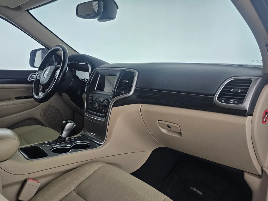 جيب جراند شيروكي لاريدو 2020 