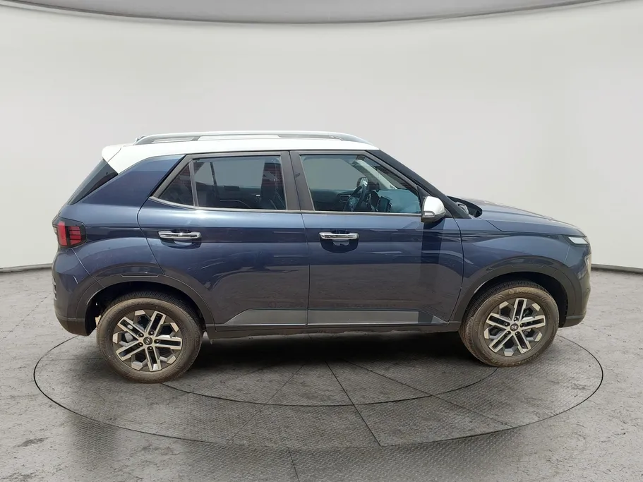 2024 Hyundai Venue Premium 