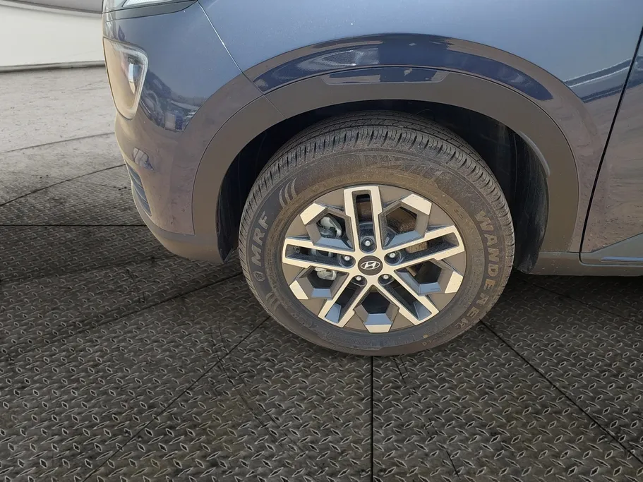 2024 Hyundai Venue Premium 
