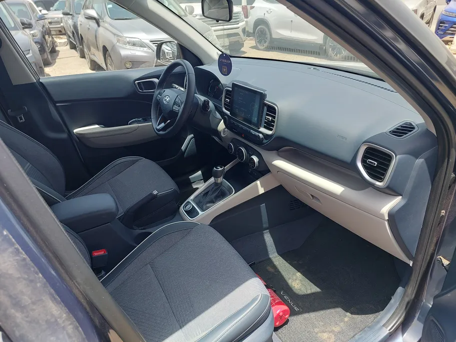 2024 Hyundai Venue Premium 