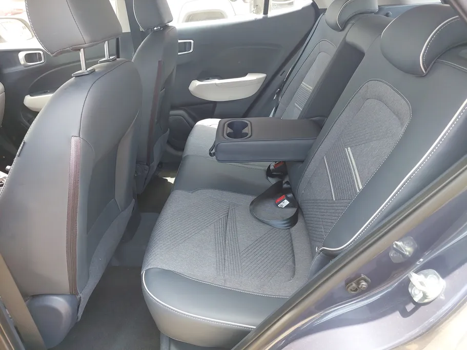 2024 Hyundai Venue Premium 