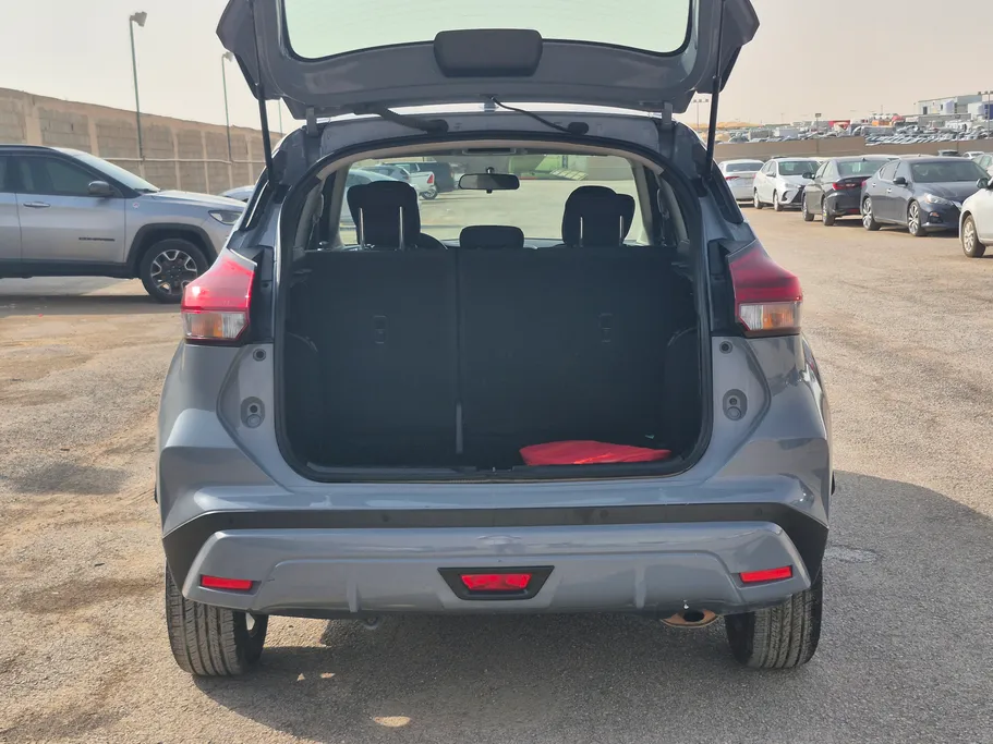 2024 Nissan Kicks S 