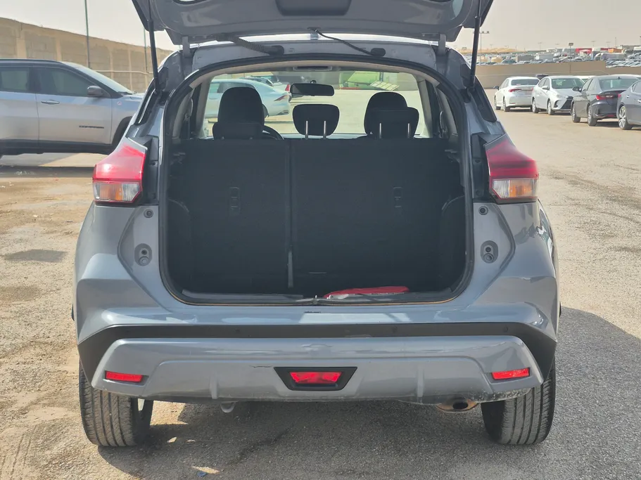2024 Nissan Kicks S 