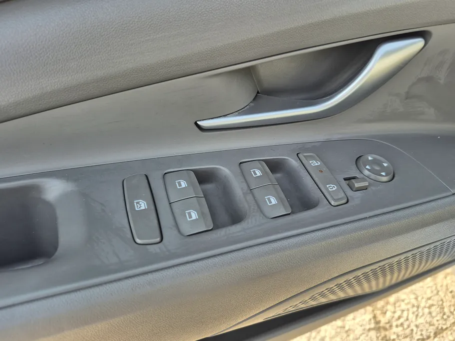 2024 Hyundai Elantra Fleet 