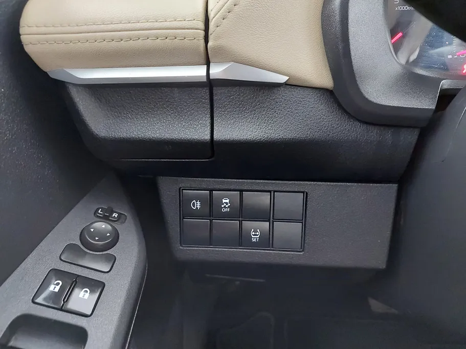 تويوتا يارس Y 2023 