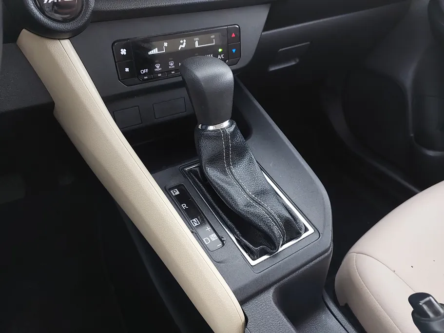 تويوتا يارس Y 2023 