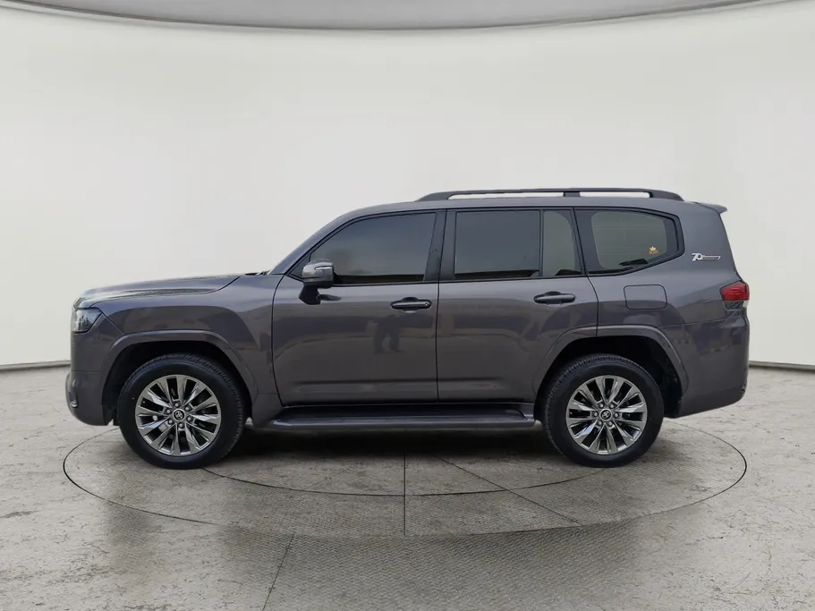 2022 Toyota Land Cruiser GXR2 