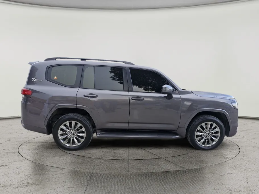 2022 Toyota Land Cruiser GXR2 