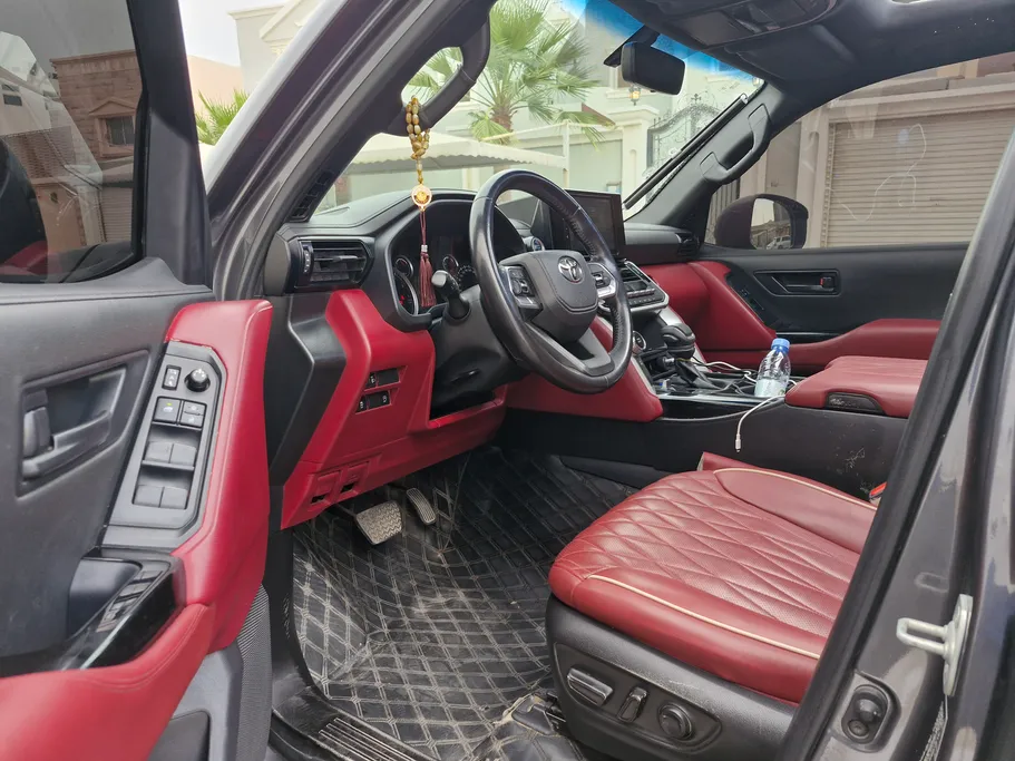 2022 Toyota Land Cruiser GXR2 