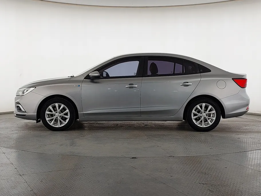 2022 MG 5 STD 