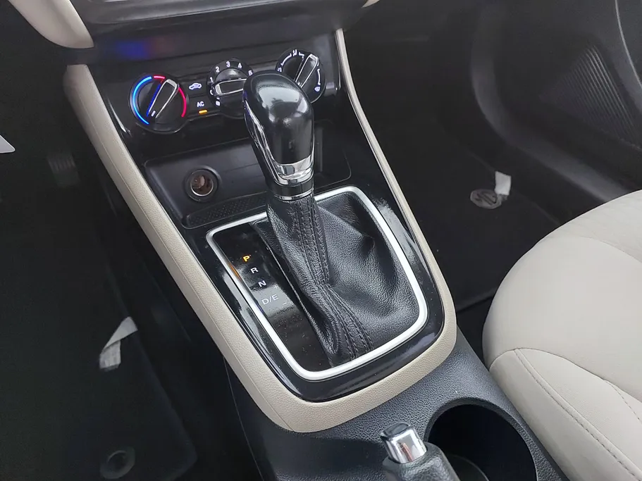 2022 MG 5 STD 