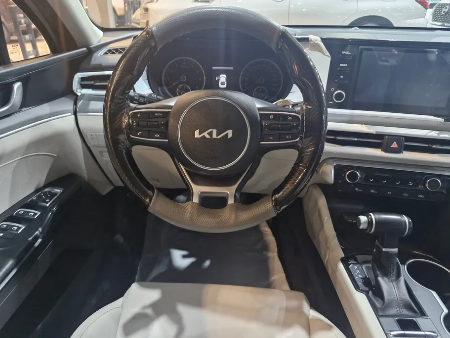 2023 Kia K5 LX 