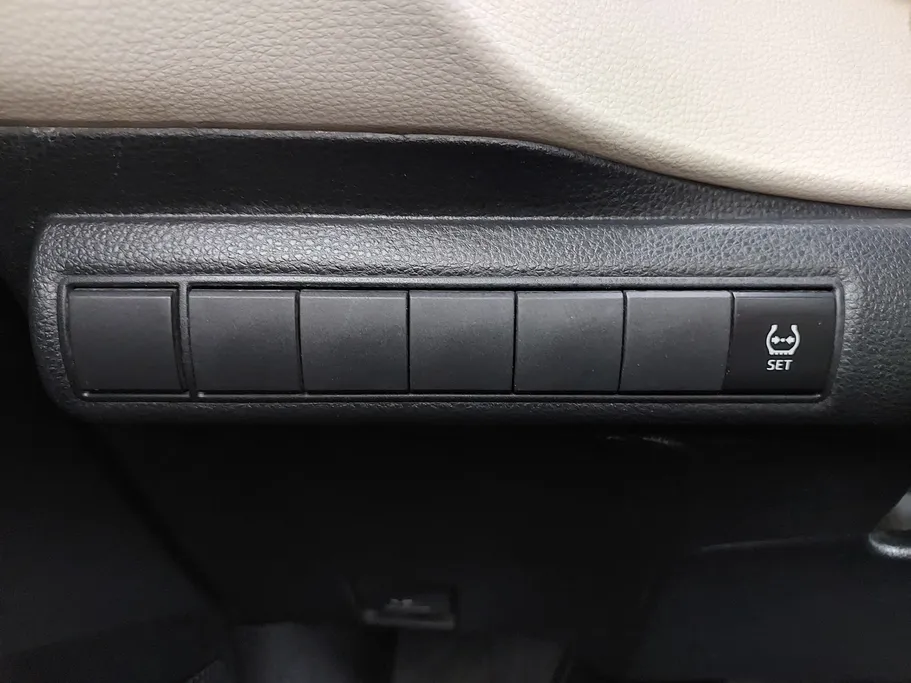 تويوتا كورولا XLI 2023 