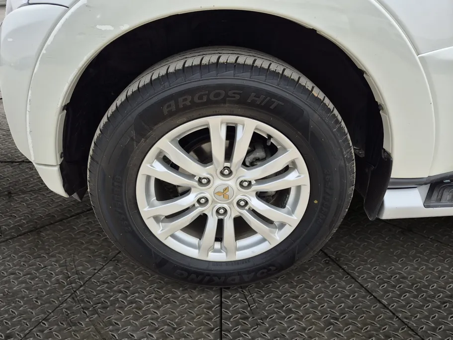 2022 Mitsubishi Pajero GLS 4Doors 