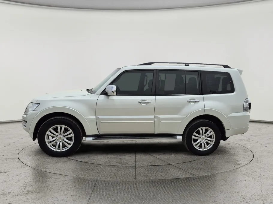 2022 Mitsubishi Pajero GLS 4Doors 