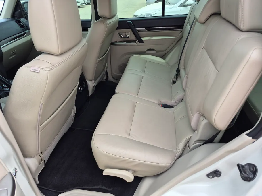 2022 Mitsubishi Pajero GLS 4Doors 