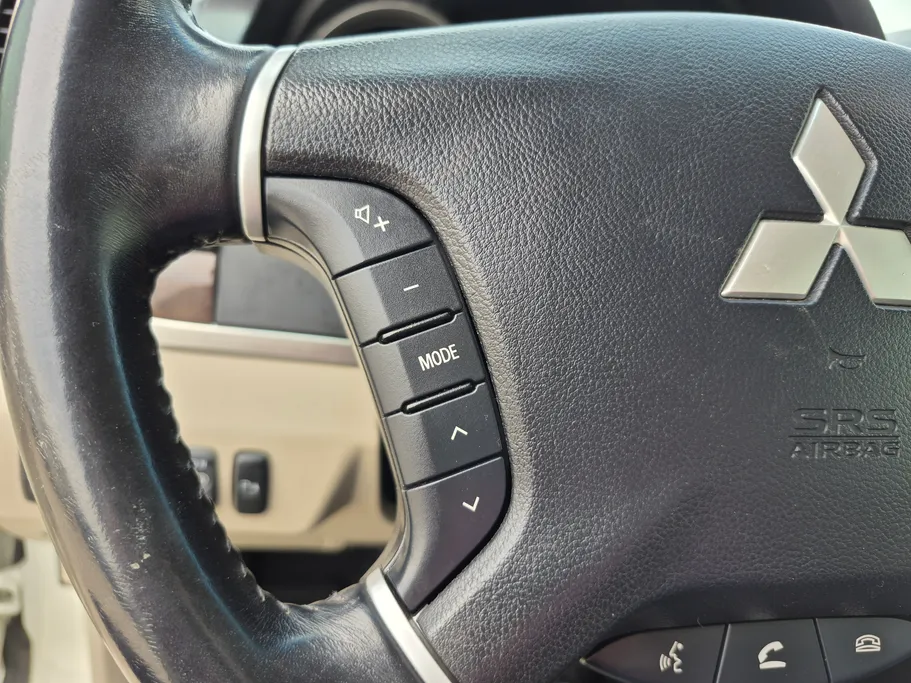 2022 Mitsubishi Pajero GLS 4Doors 