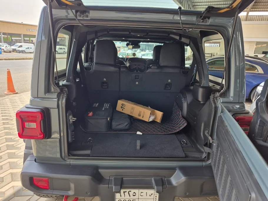 2025 Jeep Wrangler Rubicon 