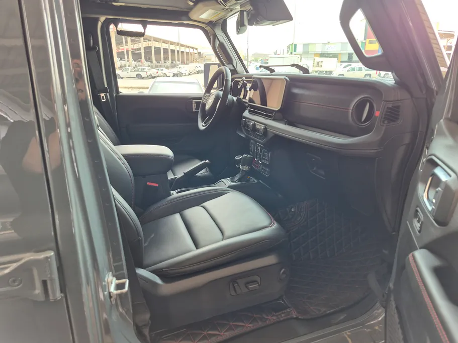 2025 Jeep Wrangler Rubicon 