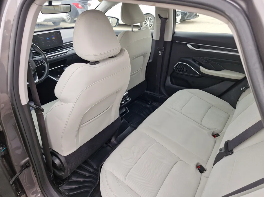 جيلي امجراند GS 2024 