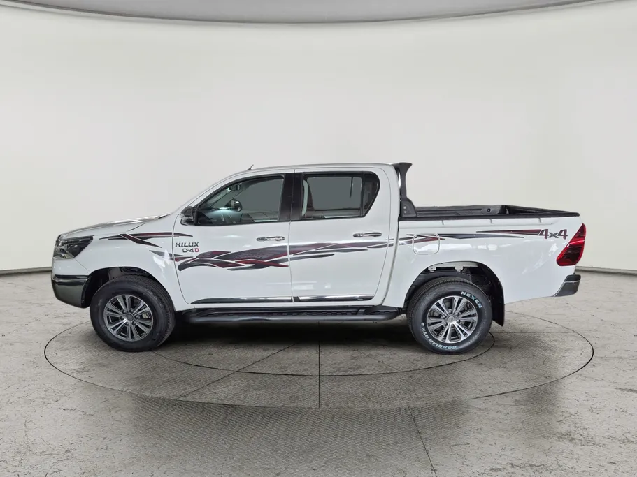 تويوتا هايلكس SGLX 4X4 MT DSL 2022 