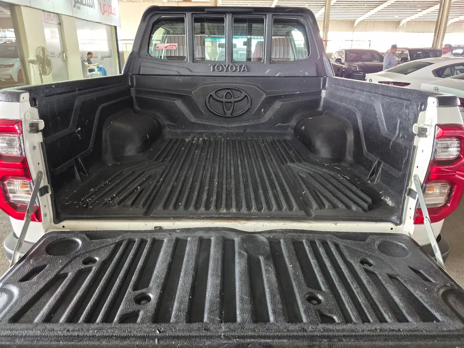 تويوتا هايلكس SGLX 4X4 MT DSL 2022 