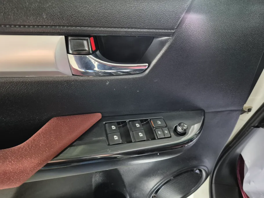 تويوتا هايلكس SGLX 4X4 MT DSL 2022 