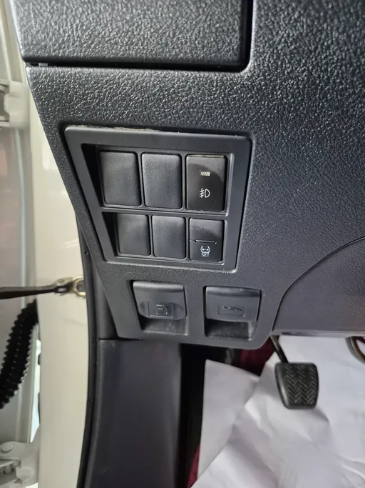 تويوتا هايلكس SGLX 4X4 MT DSL 2022 