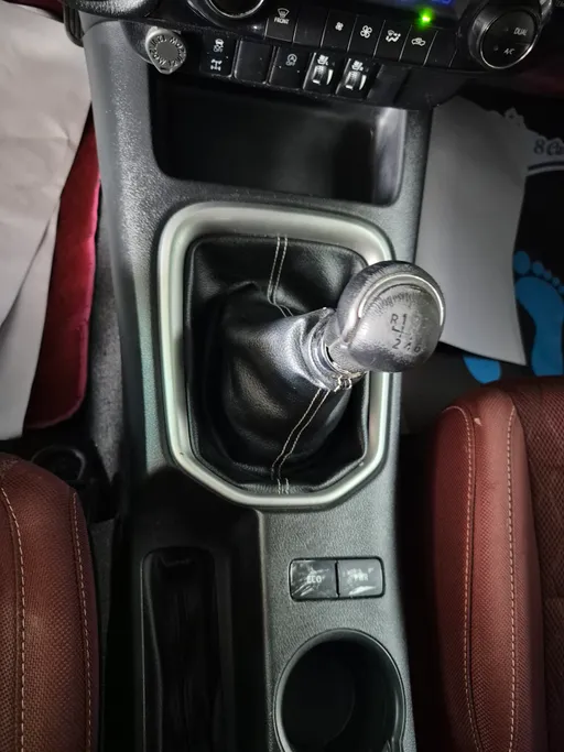 تويوتا هايلكس SGLX 4X4 MT DSL 2022 