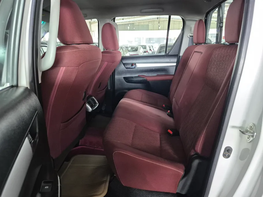 تويوتا هايلكس SGLX 4X4 MT DSL 2022 