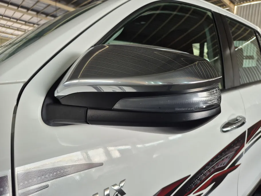 تويوتا هايلكس SGLX 4X4 MT DSL 2022 