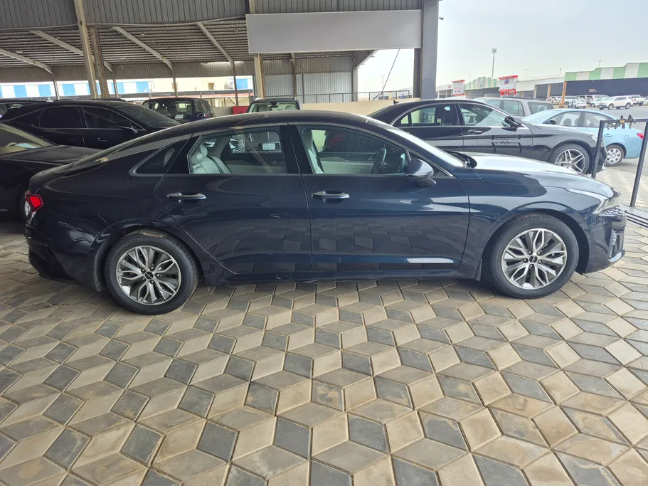 2023 Kia K5 GL 