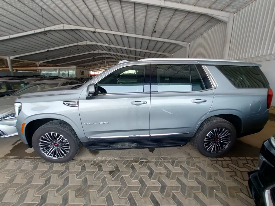 2025 GMC Yukon Elevation 