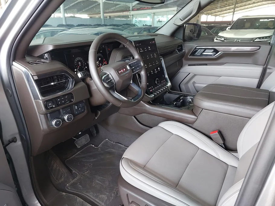 2025 GMC Yukon Elevation 