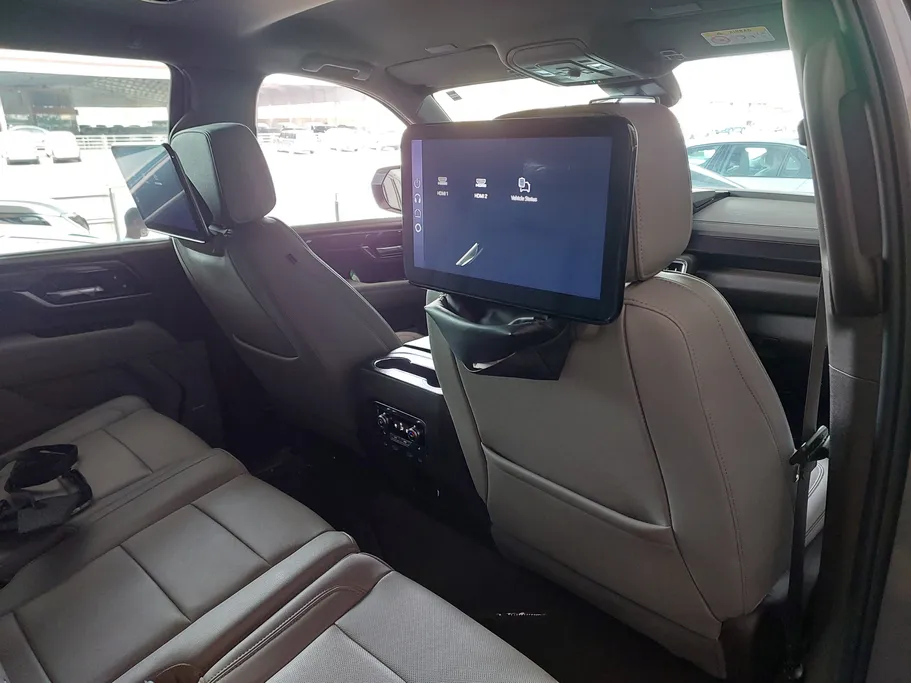 2025 GMC Yukon Elevation 