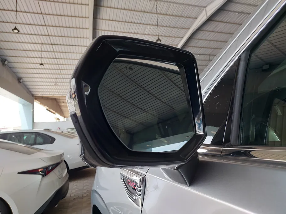 2025 GMC Yukon Elevation 