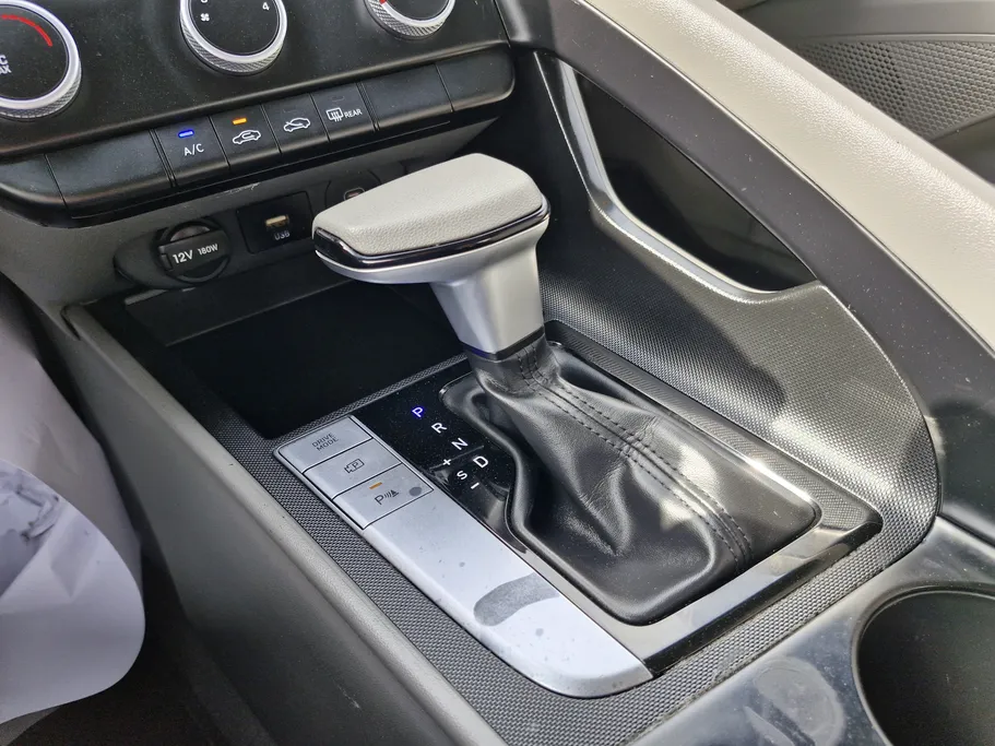 2024 Hyundai Elantra Fleet 