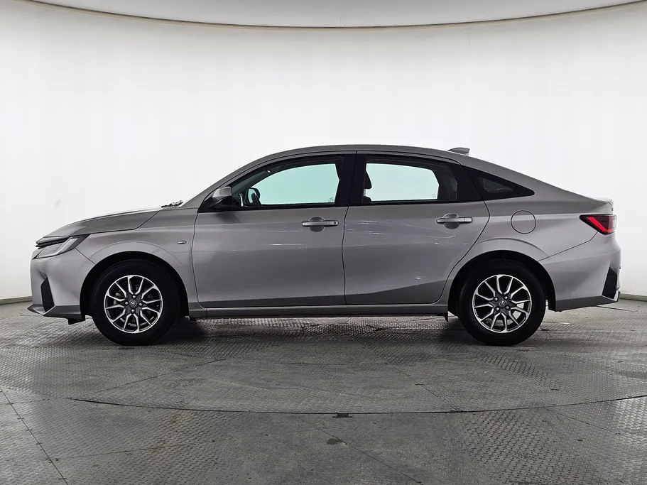 2023 Toyota Yaris  Y 