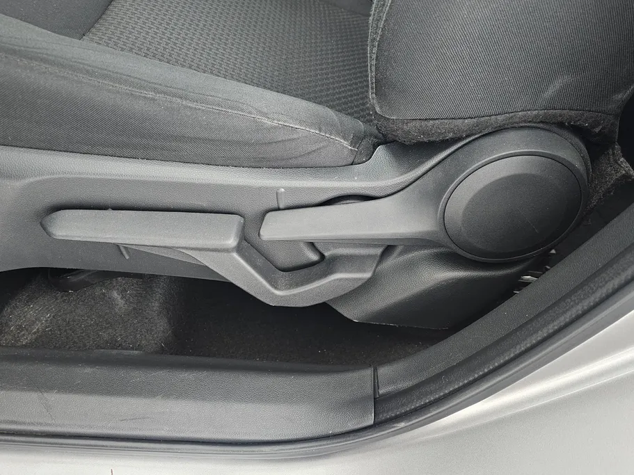 2023 Toyota Yaris  Y 