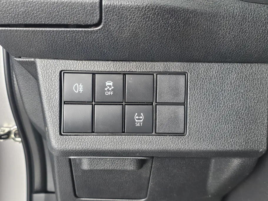 2023 Toyota Yaris  Y 