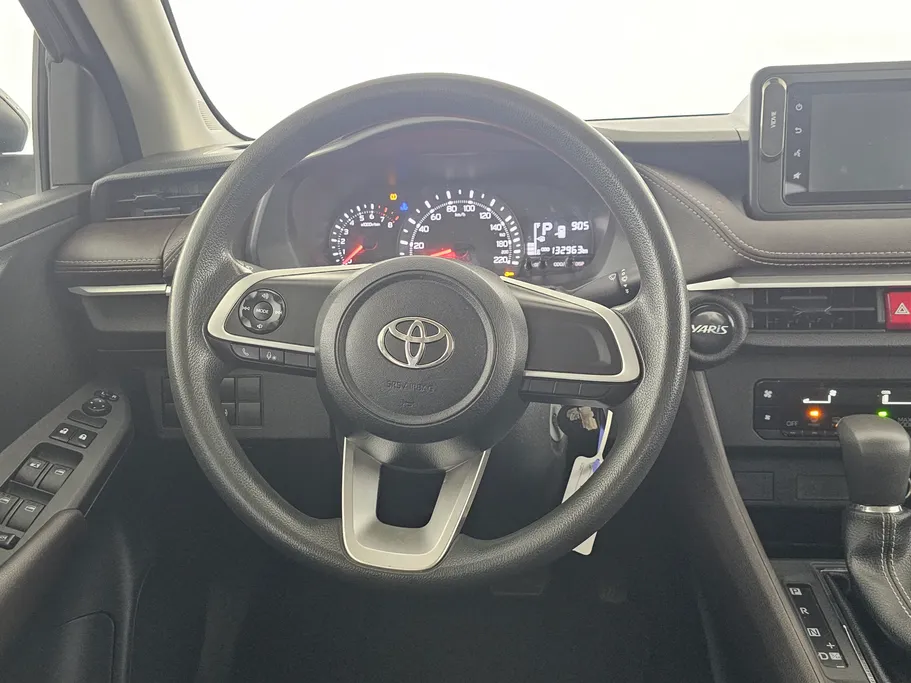 2023 Toyota Yaris  Y 