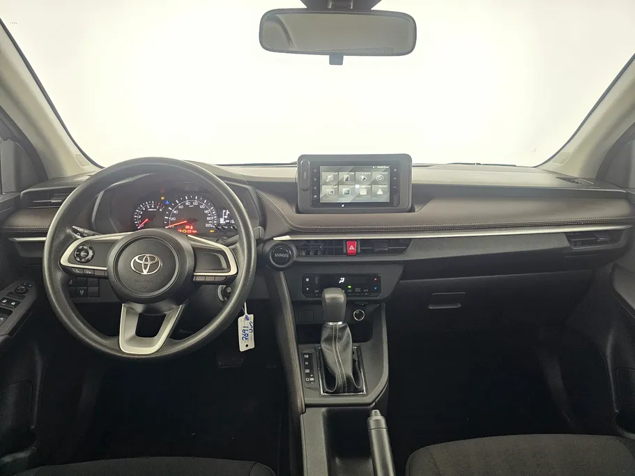 2023 Toyota Yaris  Y 