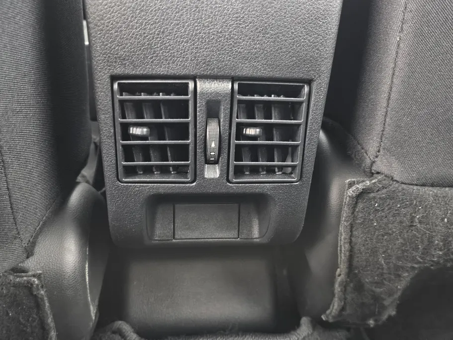 2023 Toyota Yaris  Y 