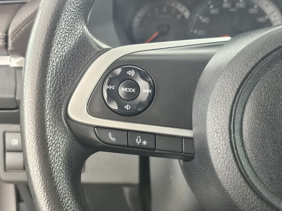 2023 Toyota Yaris  Y 