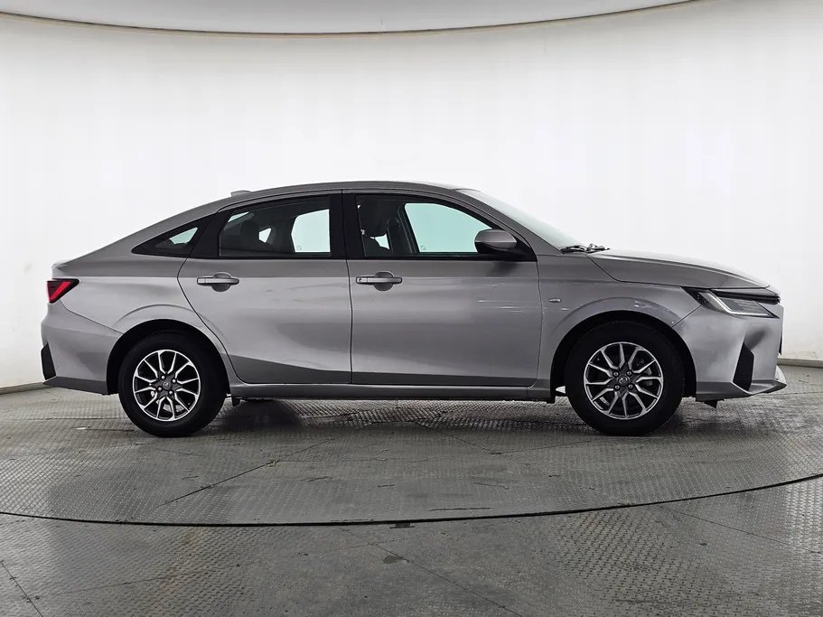 2023 Toyota Yaris  Y 